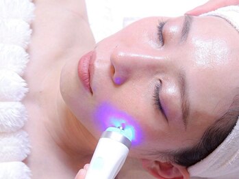 エテルナ 池袋店(ETERNA)の写真/韓国の次世代小顔マシンで年齢を感じさせないハリと弾力を実感♪キュッと引き上がったフェイスラインへ◎