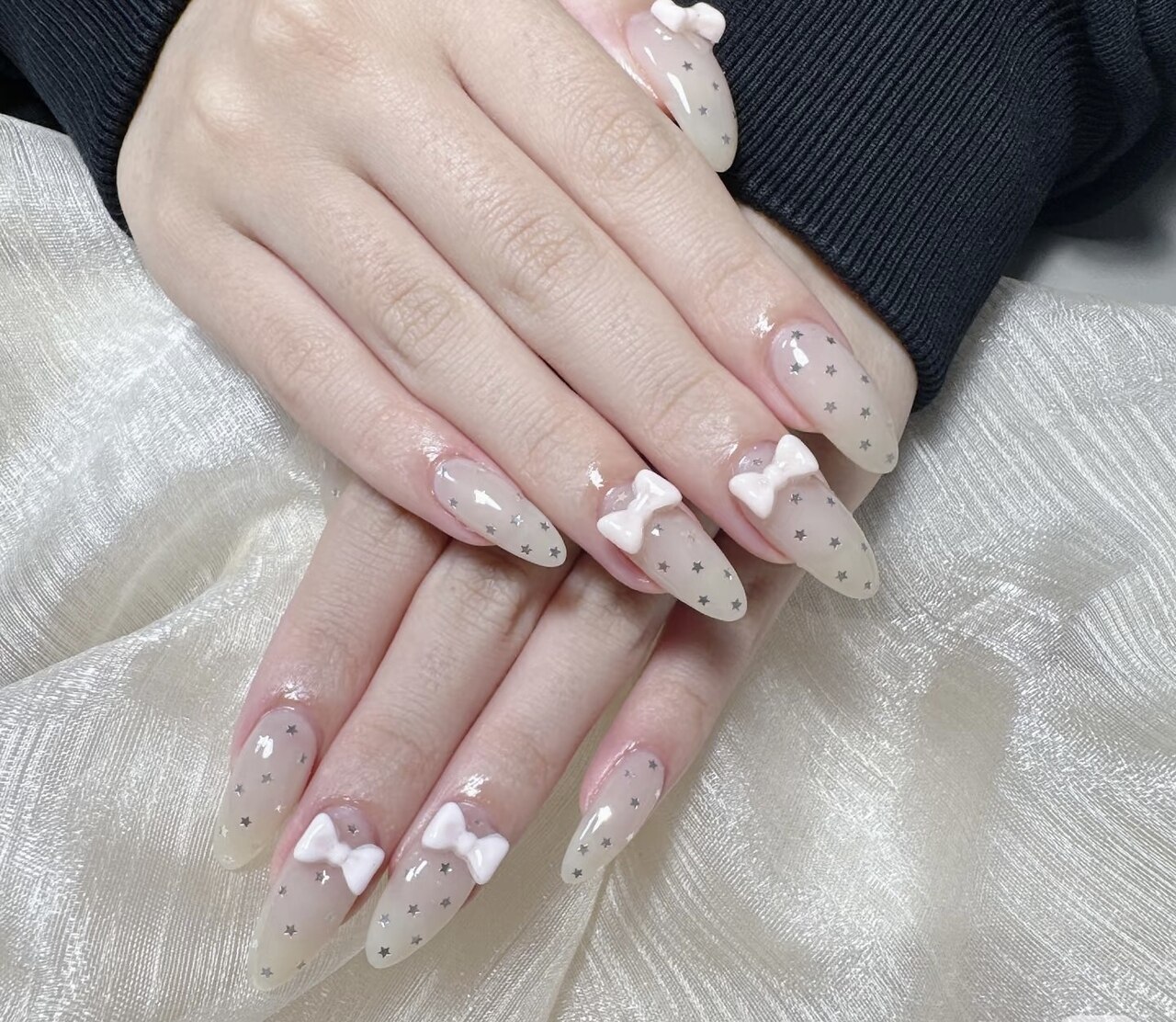 2026年冬トレンド】ホワイト ワンカラー ハンドのネイルデザイン集