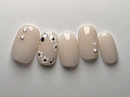 シンプルフラワーネイル