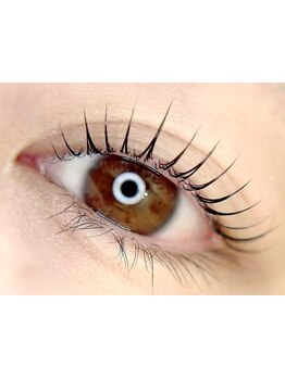 ナチュラル上品な目元にしたい