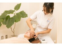 ゆらうみ鍼灸接骨院/美容鍼・美顔鍼の施術です