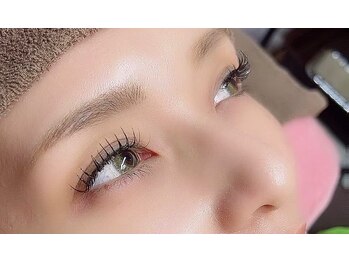 ルアナマナ(Luana Mana)の写真/【豊橋★マツエク】メイク時短！ボリュームUPで束感パッチリ◎ナチュラルに魅せる自まつげへ☆