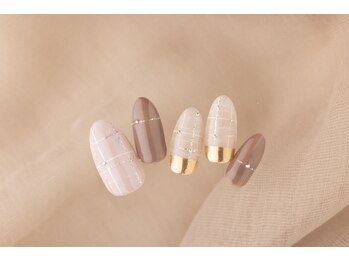 ヴァンネイル みなとみらい馬車道(VINGT NAIL)/*チェック×ゴールドミラー*