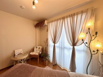 温香(onka)の写真/シックな南国リゾートの雰囲気ある空間でお1人様時間を満喫！心安らぐ時間を大切にしたい方へ