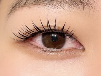 ガレリア アイデザイン 名駅店(GALLARIA Eye design)の写真/スピーディーな施術＆似合わせデザインで忙しい大人女性の目元を美しく★まつ毛に優しいパーマ剤使用♪