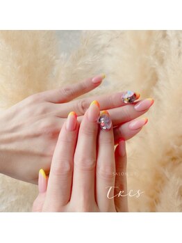 サロン ド トレス(SALON DE TRES)/ネオングラデフレンチネイル