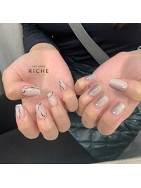 エッジの効いた秋色モードネイル