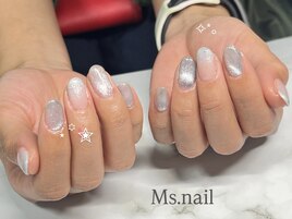 キラキラ冬ネイル