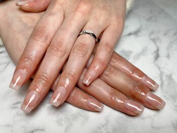 アズネイル(A's NAIL)の写真/シンプルの中に華やかさをプラス！大人女子に寄り添う洗練された指先で毎日を素敵に美しく★