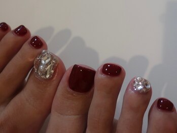 リシア(Lisia)の写真/足先にあなただけのこだわりの彩。季節に合わせたお色味を。フットメニュー¥7,700~