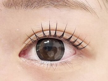 トータル ビューティサロン アイズ(Eye's)の写真/まつげパーマでも人気の上下ならボリュームやパッチリも叶う♪ロッドも豊富で自由自在にデザインできます！