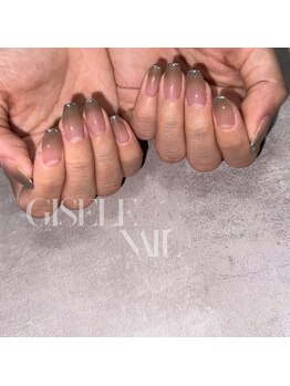 ジゼルネイル(Gisele Nail)/グラデ×シルバーライン