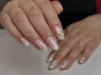 Lily Nail Atelier【リリーネイルアトリエ】長さ出し/持ち込みデザイン/マグネットの写真/ちゅるんと美しいフォルムにー。ワンカラーやマグネットなどシンプルだからこそ際立つ上品でな指先へ*