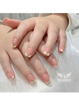 ヘブン ネイル 鶯谷(HEAVEN Nail)/Triangle French Tip Design
