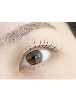 ナチュラル上品な目元にしたい