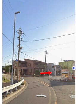 サンシー整体(SunCY整体)/途中のカーブは道なりです