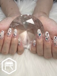 宝石ネイル