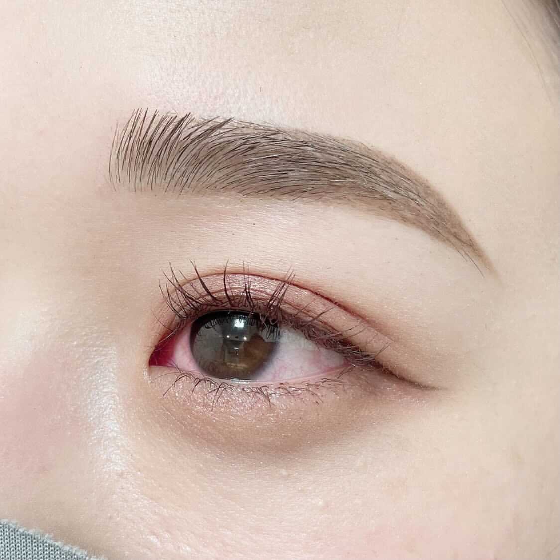 【大人気のナチュラル眉に♪】 眉毛アイブロウWAXスタイリング＋間引き￥5600