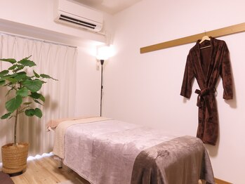 イコイ(RELAX&REFRESH ikoi)/天井の高い開放的な空間