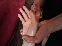 モンサロン/手のひら・指まで丁寧に！