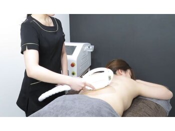 デザインファム(DESIGN FAM)の写真/煩わしい自己処理から卒業！ニオイ蒸れや黒ずみ改善、清潔感UP！丁寧カウンセリングで初めての方も◎
