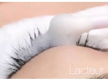 ラクトゥール(Lacteur)/アイシャンプーで汚れスッキリ!