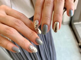 キラキラ大人ネイル