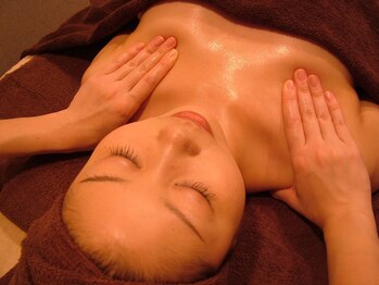 ノンノンプラス 博多(NON-NONプラス)/小顔/毛穴/ハーブピーリング