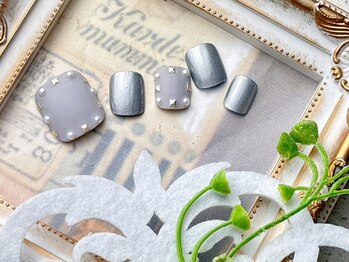 ネイルサロン&スクール ジーナ(GINA)/シルバー×スタッズ