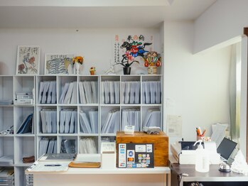 らくらく接骨院 らくらくウェルネス/受付