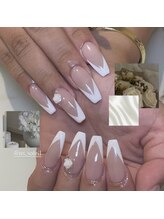 ルア(LUA)/フレンチネイル