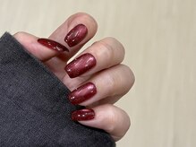 人気のマグネットやミラーネイルも種類豊富にご用意しております