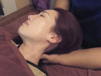 シブヤ整骨院(SHIBUYA整骨院)の写真/力任せではない「効く」刺激を求める層へ訴求!指圧を超えた「電気の刺激」による深層ケアで爽快感を提供♪