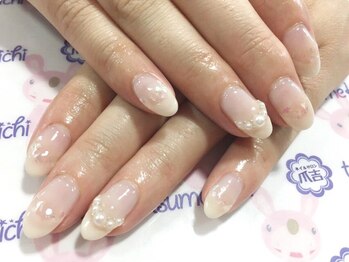 ネイルサロン 爪吉/ホワイト×パールで華やかUP☆