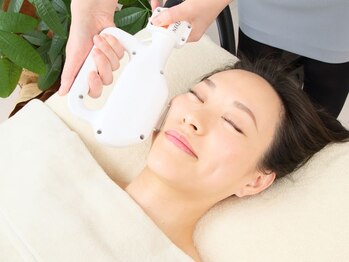アールアイビューティー(R I BEAUTY)の写真/都度払い♪顔全体脱毛1回¥8580→¥4290★痛みほぼなし!信頼&実績の超高速脱毛マシン使用!初めての方にも◎