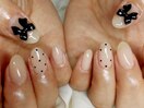 大人可愛いドット＆リボンネイル