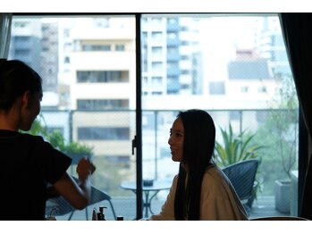 月雫香 南堀江/自然と一体に