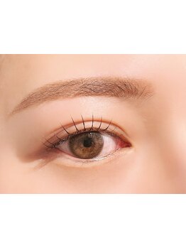 ナチュラル上品な目元にしたい