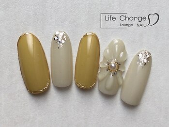 ライフチャージ(LifeCharge)/フラワーネイル