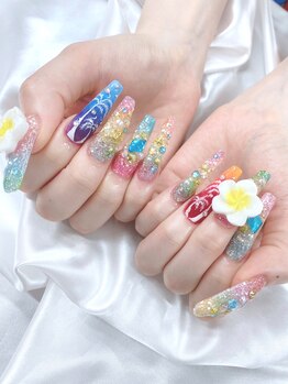 レッドネイル(Redネイル)の写真/華やかなデザインで周りと差がつく指先に♪