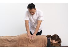 深部ほぐしのほぐしドクターの雰囲気（大きな外看板が目印）