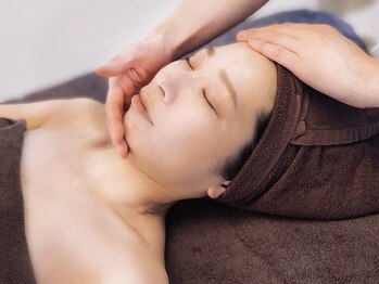 フェミニンエステティック 大阪福島店の写真/【今の肌に必要なケアを厳選】迷った時の実力派コース　豊富なメニューからあなたに最適なお手入れを