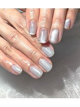 サロンペペ(salon pepe)/上品に輝くマグネットネイル