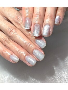 サロンペペ(salon pepe)/上品に輝くマグネットネイル
