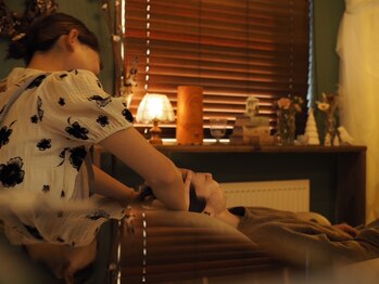 玉響/頭の筋肉を深部からほぐします