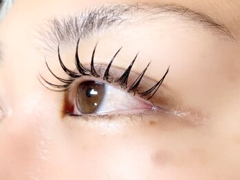 ニカ(nica.)の写真/【LEDマツエク取り扱い有◎】“持ち”x“快適さ”を兼ね備えたワンランク上のエクステ♪目元の悩みも解決!