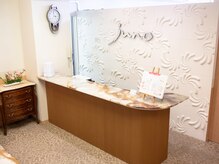 ジュノ メディカルエステティックサロン 栄店/落ち着いたデザインの店内