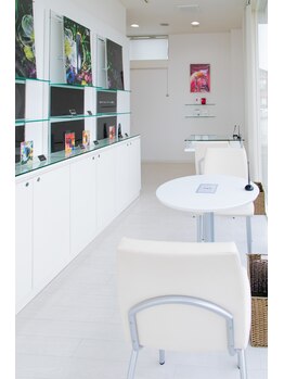 ポーラ ザ ビューティ 富士駅南店(POLA THE BEAUTY)/広々としたカウンセリングルーム