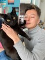 キュー(Cue)&nbsp;家にはトイプードル2匹と黒猫もいる賑やかファミリーです。