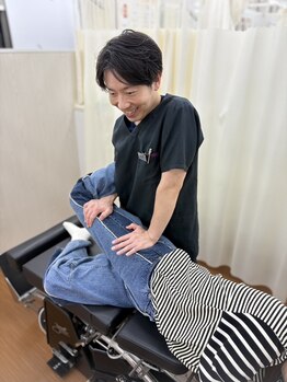 むさし鍼灸整骨院 久留米院/トムソンベットで骨を正しい位置